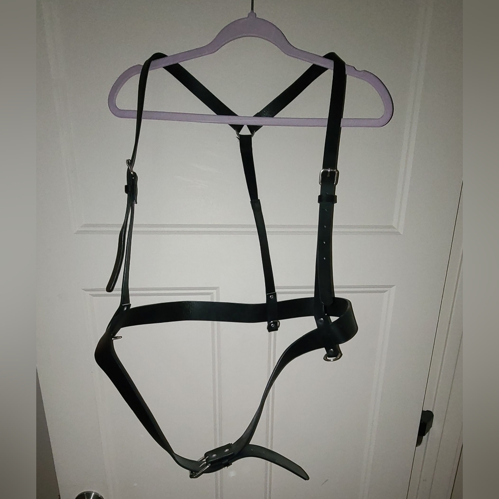 Black Leather Body Harness Belt 3x-4x Torrid